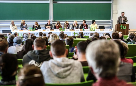 Personalversammlung im Hörsaal der Universität