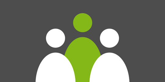 Drei Personenicons auf grauem Hintergrund